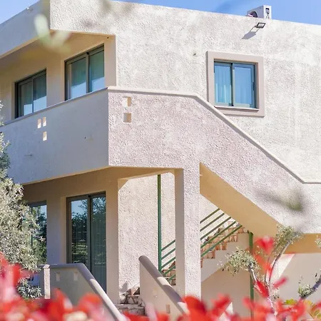 Astra - Beachfront Retreats Apartment *